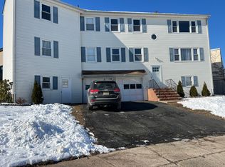 81 Garden Dr APT B, Elmwood Park, NJ 07407