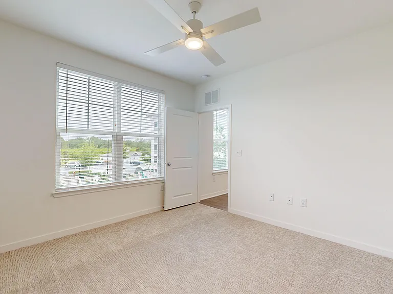 Essex Luxe Apartments — Photo 71