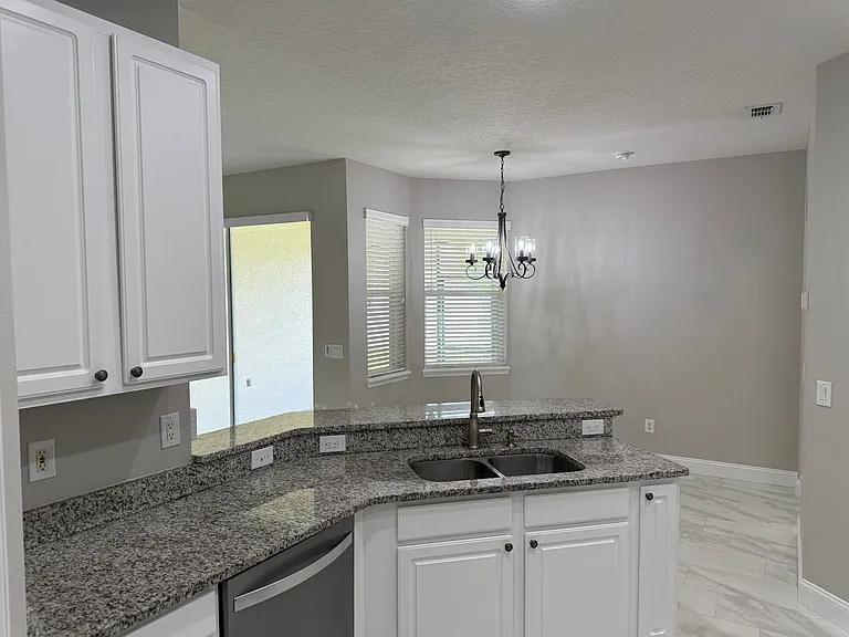 5370 Red Leaf Ct — Photo 14