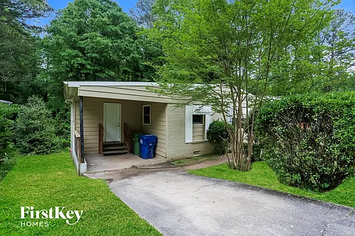 727 Alfred Rd NW Photo 1