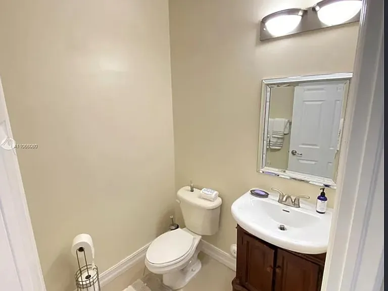 12973 SW 132nd Ter — Photo 10