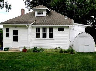 6N284 Riverside Dr, St Charles, IL 60174