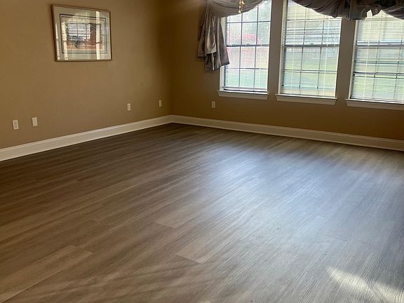 2nd image of 18506 Belle Grove Rd