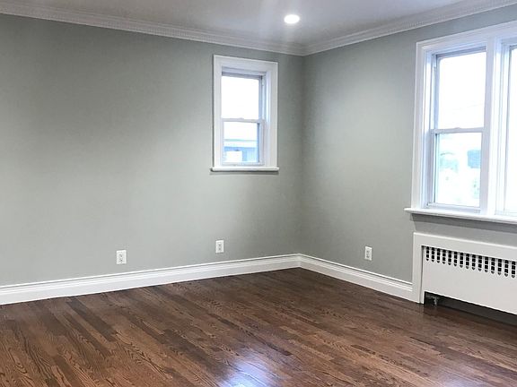 3rd image of 32 Lindsey St #1