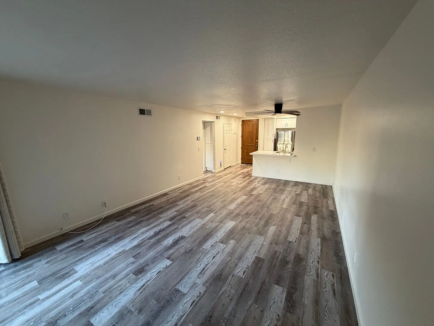 Spacious Renovated 1-Bedroom at Villas del Rey — Photo 4