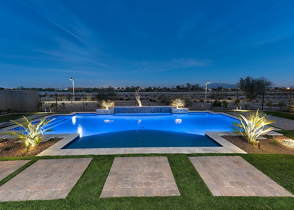 2nd image of 2277 N Beverly Pl