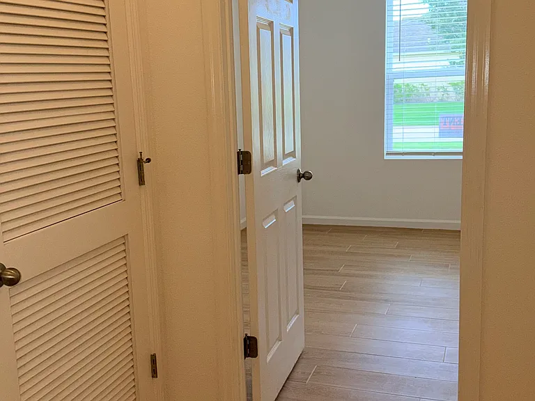 1522 Lexington Sq SW — Photo 21