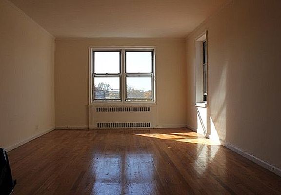 5th image of 63-25 Saunders St #5J