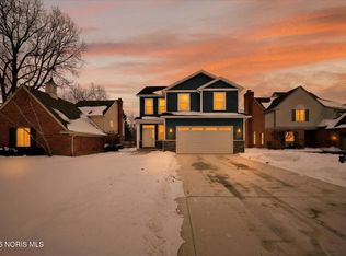 9520 Sheffield Rd, Perrysburg, OH 43551