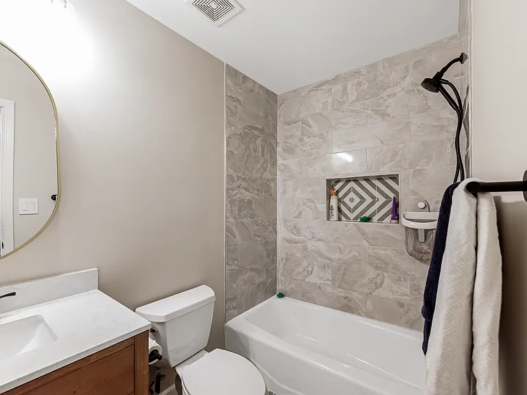 3rd bathroom - Level 2