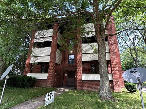 2nd image of 116 Maywood Dr #2