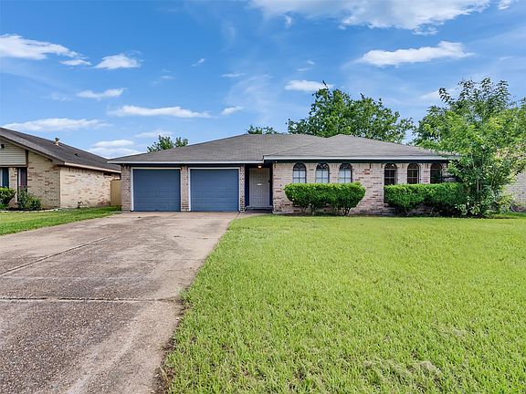 4th image of 18726 Wood Glen Ln