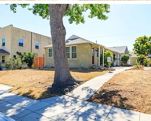 1723 Cabrillo Ave #A Photo 1