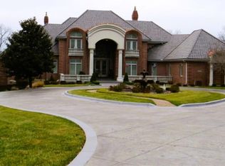 6006 Shore Ct, Kansas City, MO 64152