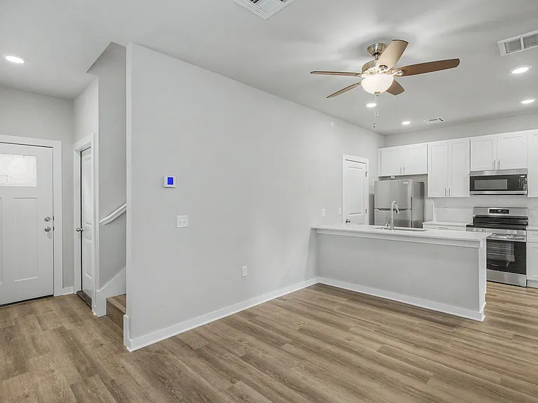 403 S 29th St — Photo 5
