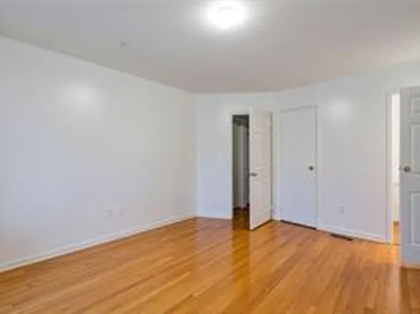 685 Rockaway Parkway image 13 of 17