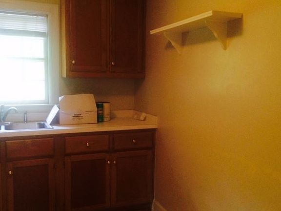 3rd image of 1006 S Columbia St APT 1