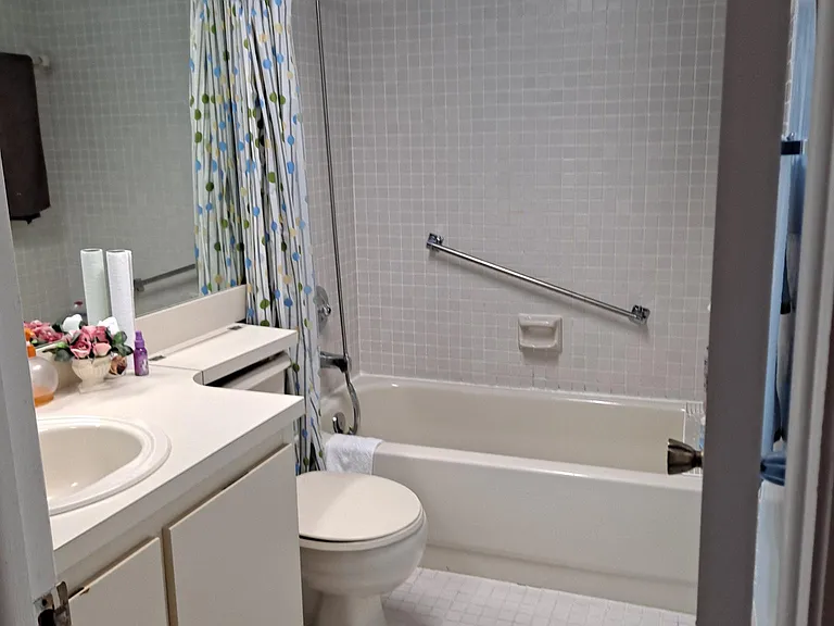5250 Las Verdes Cir #114 — Photo 12
