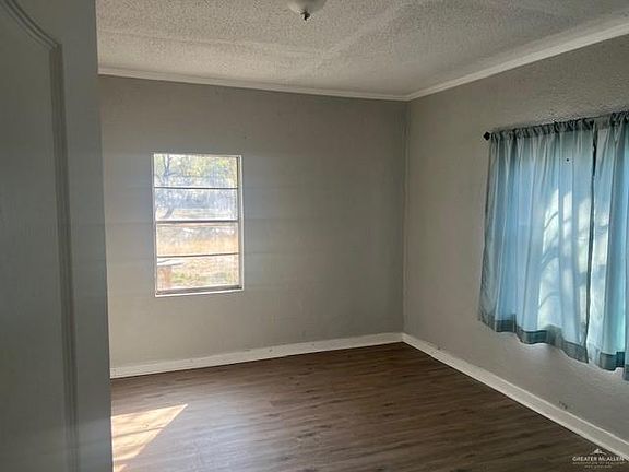 5th image of 612 E Dicker Dr