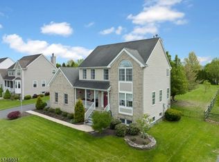 516 Dori Pl, Stewartsville, NJ 08886