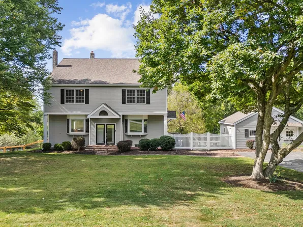 35 Skyline Dr, Glen Mills, PA 19342