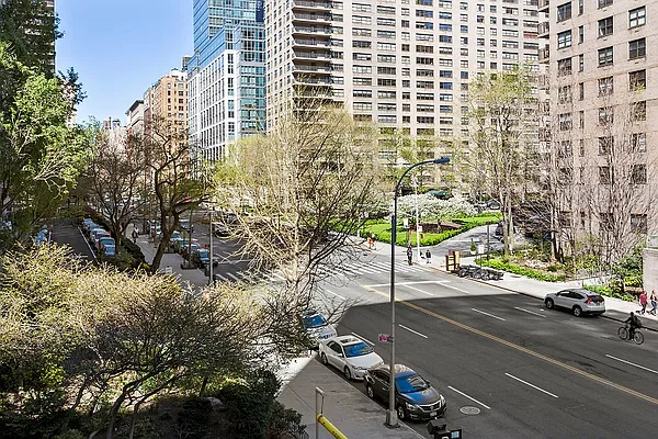 Sold by Raz Realty | media 6