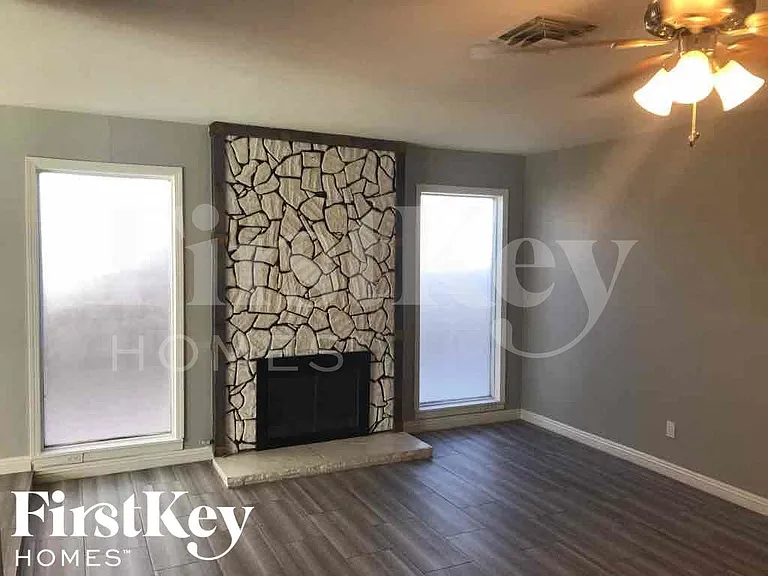 4843 Fairfax Ave — Photo 4