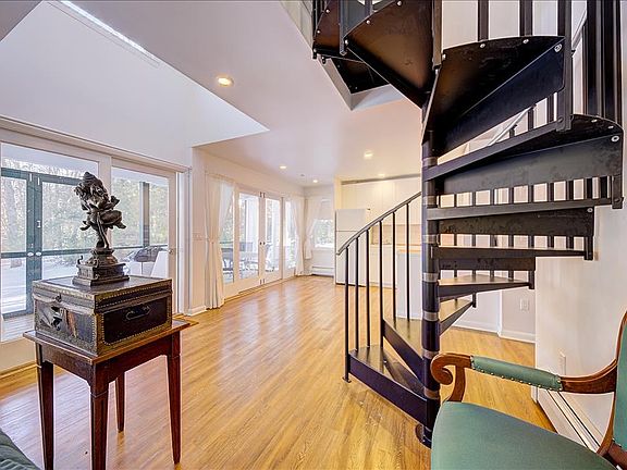 5th image of 12 Summit Ln