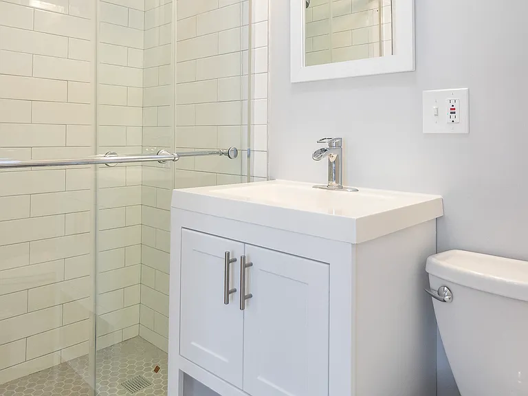 48 Green St #2 — Photo 2