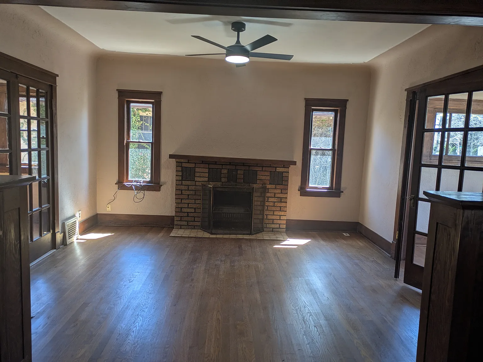 3 bed, 2304 sqft, $2,900 — Photo 4