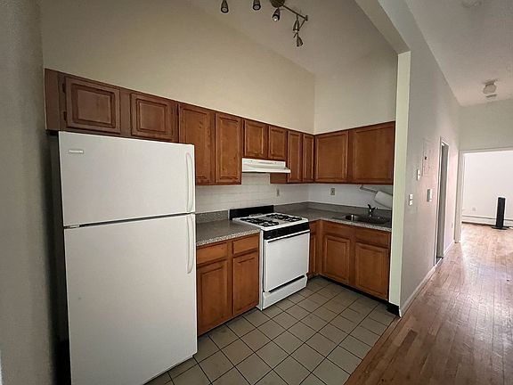 4th image of 317 W 112th St APT 2