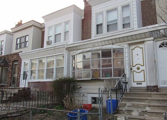 3rd image of 6820 Guyer Ave