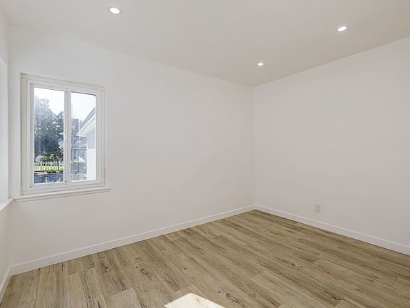 4th image of 2905 Spreckels Ct