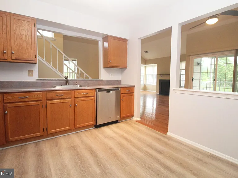 262 Andover Pl — Photo 10