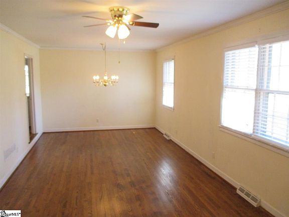 5th image of 100 Hampshire Dr