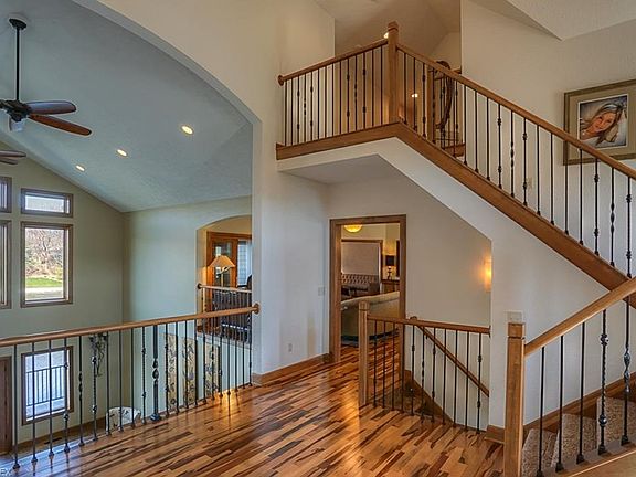 3rd image of 3501 Torrey Pines Dr