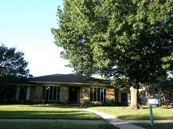 1st image of 1703 Auburn Dr