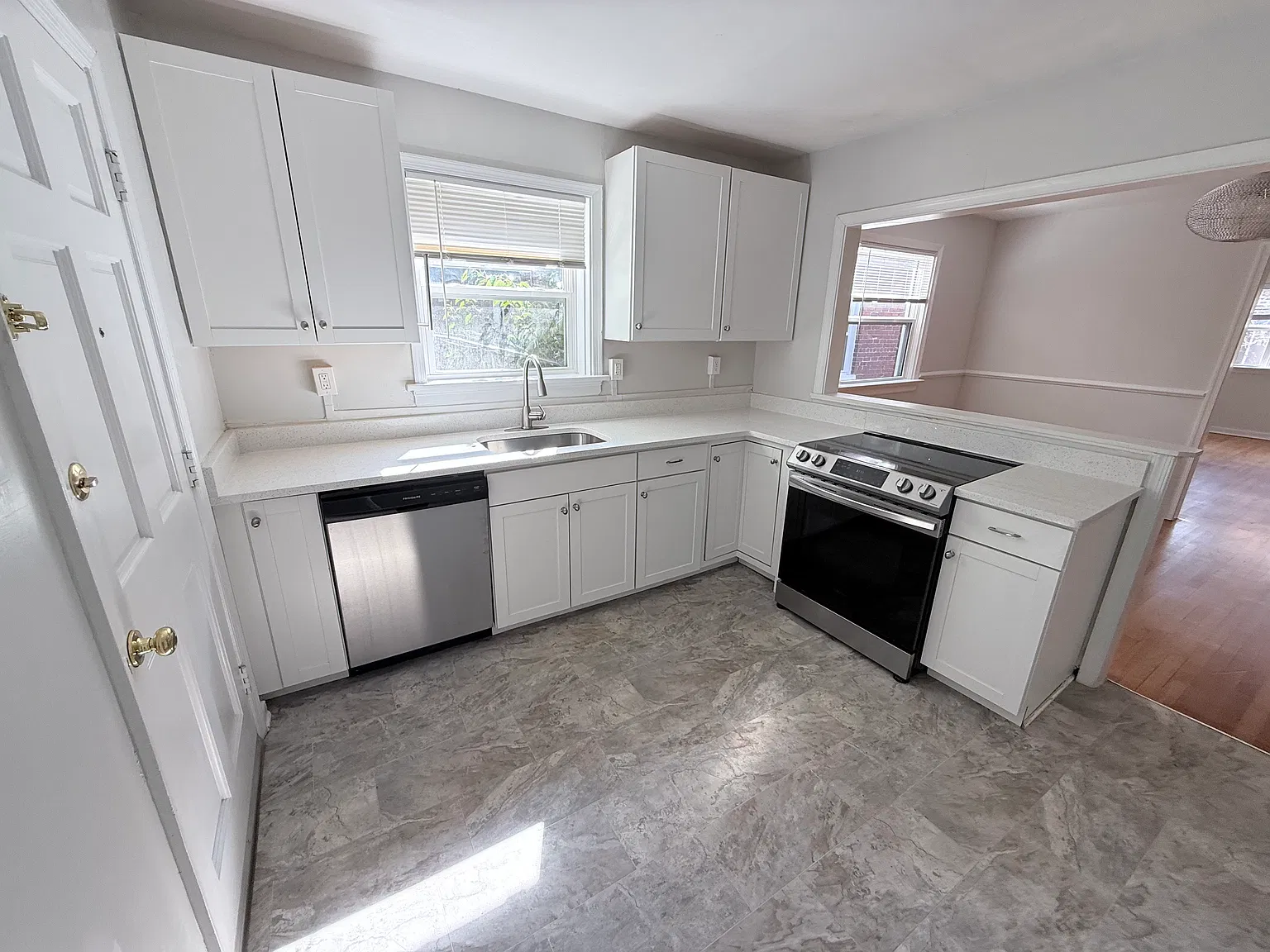 2 bed, 1100 sqft, $2,500 — Photo 3