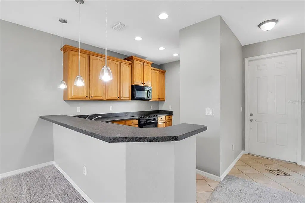 2 bed, 2.5 bath, 1406 sqft, $2,150 — Photo 2