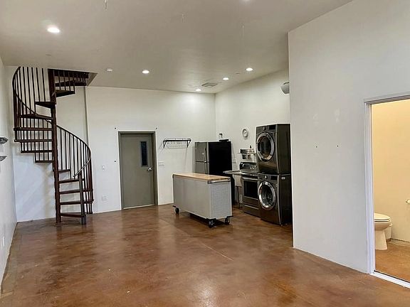4th image of 1350 S 8th Ave Unit 5