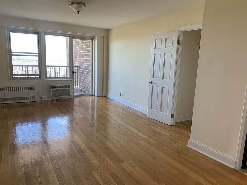 1st image of 12333 83rd Ave APT 1505