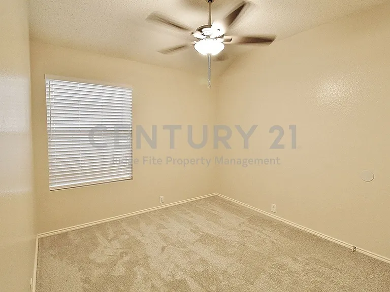 210 Ridgecrest Dr — Photo 9