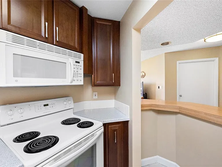 1515 Pinellas Bayway S #7 — Photo 9
