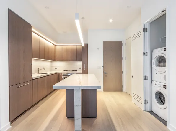 77 Charlton Street image 1 of 12