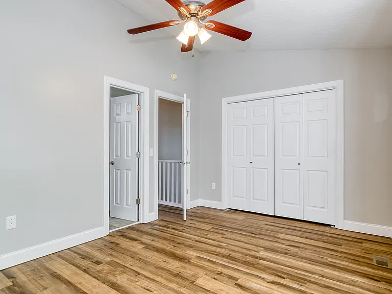 1615 Providence Blvd — Photo 11