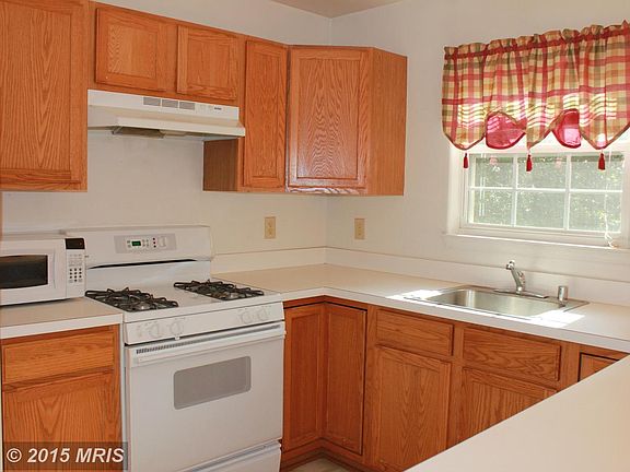 3rd image of 9918 Matti Hill Ct