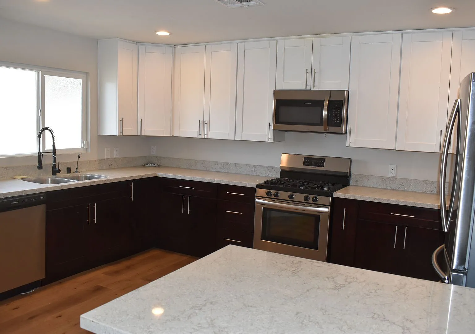 3 Bedroom Home with Solar, A/C & Large Backyard — Photo 3