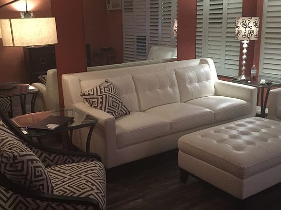 4th image of 160 Isle Of Venice Dr APT 4