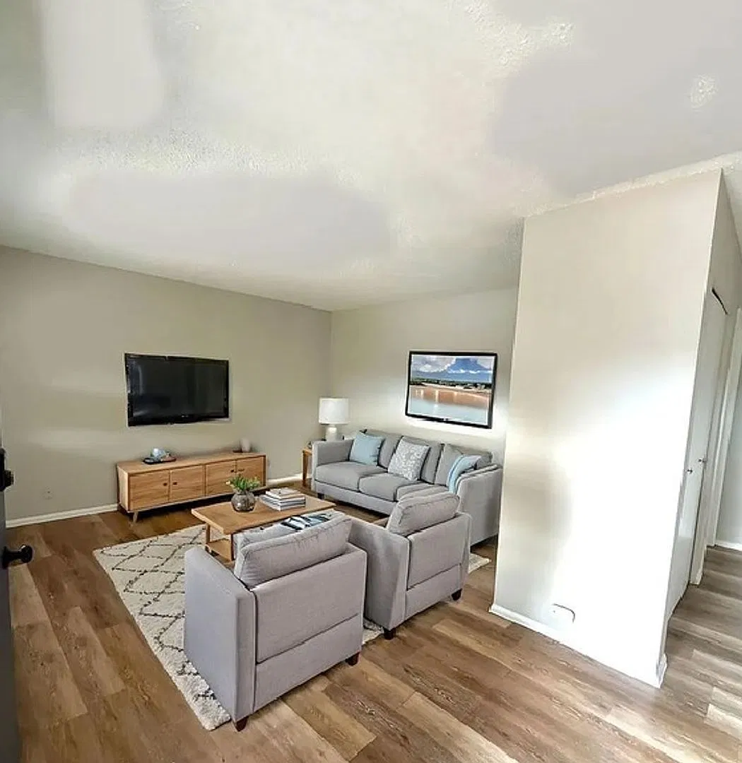 Westwind Apartments — Photo 4