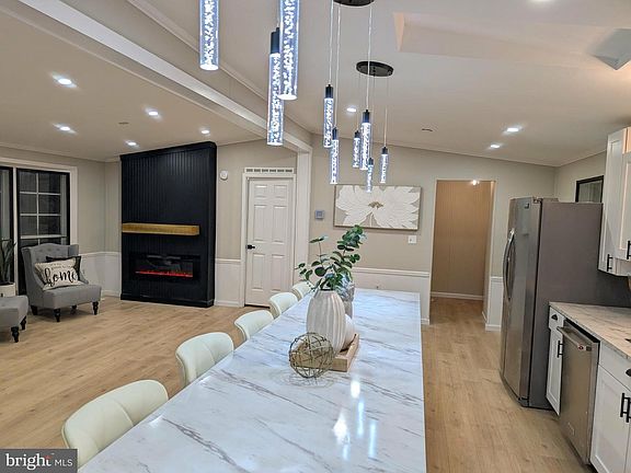 3rd image of 45851 N Poteat Ct